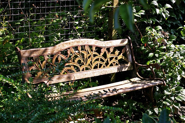 Diseño-de-jardines-y-su-mantenimiento-en-Alcobendas, Madrid ZONAS DE RELAX CÓMO INTEGRAR PÉRGOLAS Y TARIMAS EN TU JARDÍN